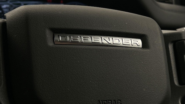 Used Land Rover Defender 110 2025 for sale - 76099317: Photo 32