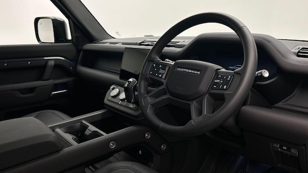 Used Land Rover Defender 110 2025 for sale - 76099317: Photo 38