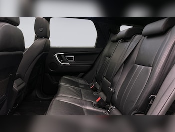 Used Land Rover Discovery Sport 2019 for sale - 75687579: Photo
