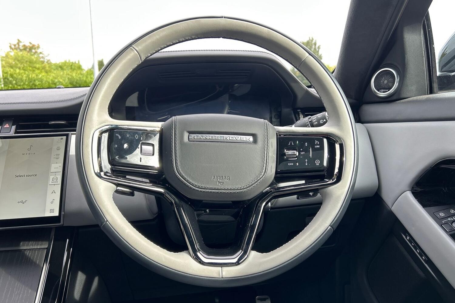 Used Land Rover Range Rover Evoque 2025 for sale - 76084129: Photo 15