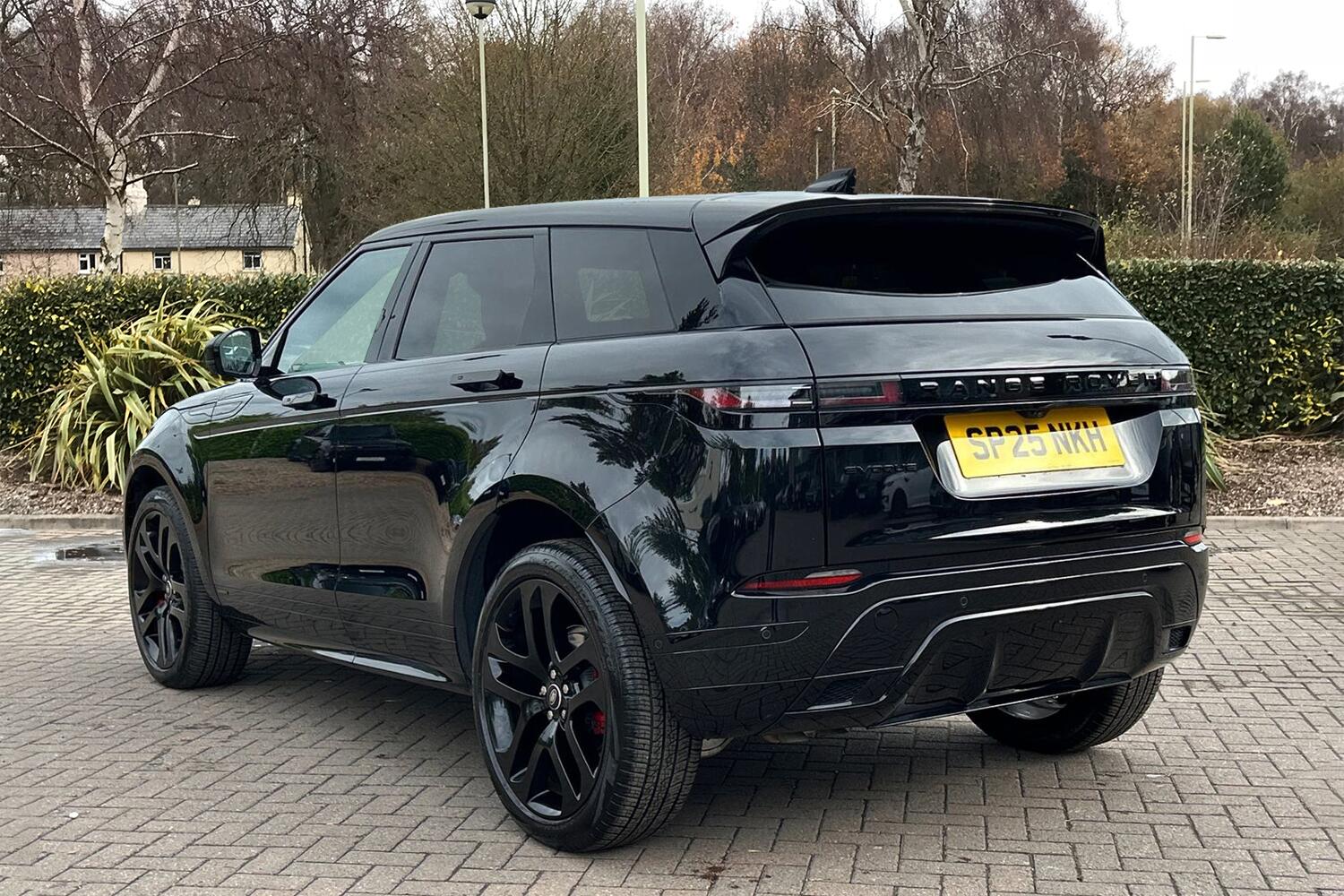 Used Land Rover Range Rover Evoque 2025 for sale - 76084129: Photo 2