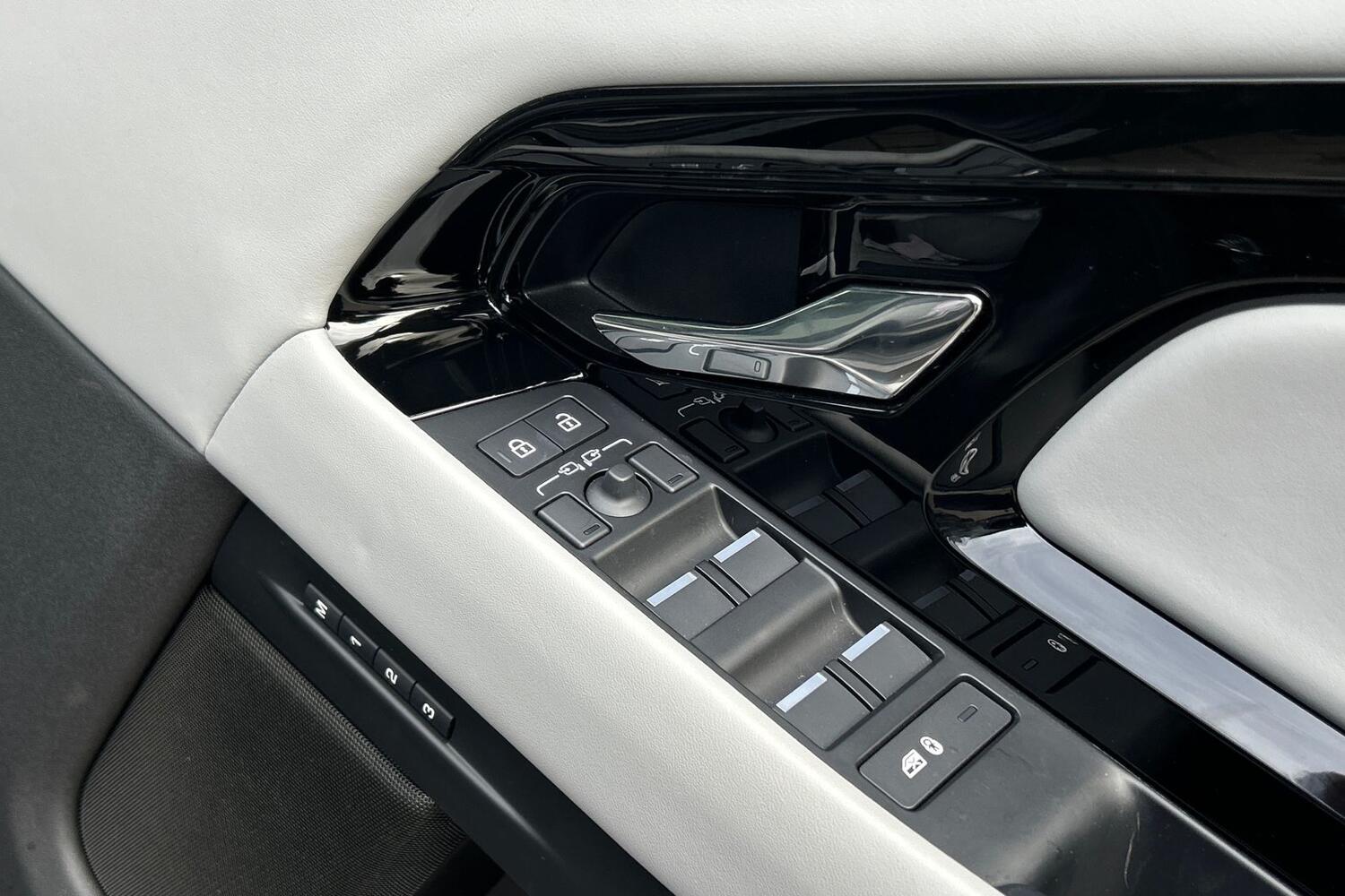 Used Land Rover Range Rover Evoque 2025 for sale - 76084129: Photo 25