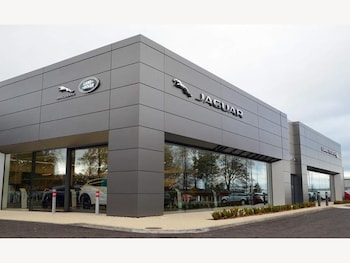 Used Jaguar XE 2017 for sale - 75520631: Photo
