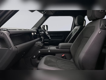 Used Land Rover Defender 90 2021 for sale - 76121576: Photo