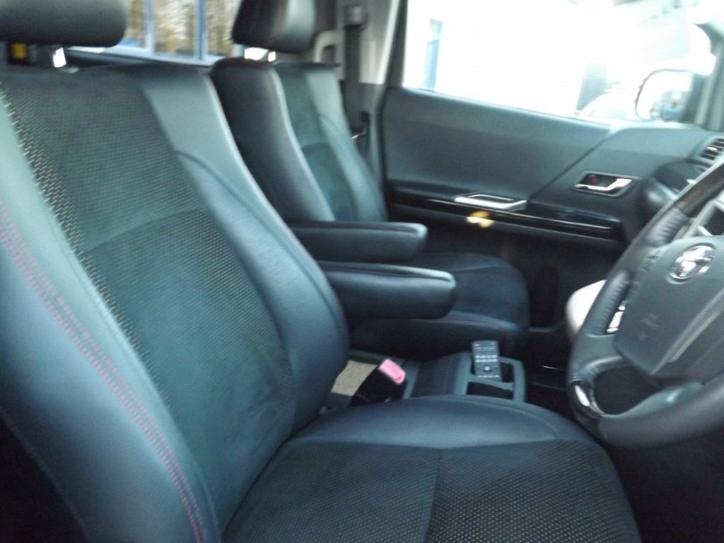 Used Toyota Vellfire 2024 for sale - 77780081: Photo 17