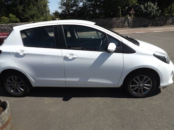 Used Toyota Yaris 2015 for sale - 79300531: Photo