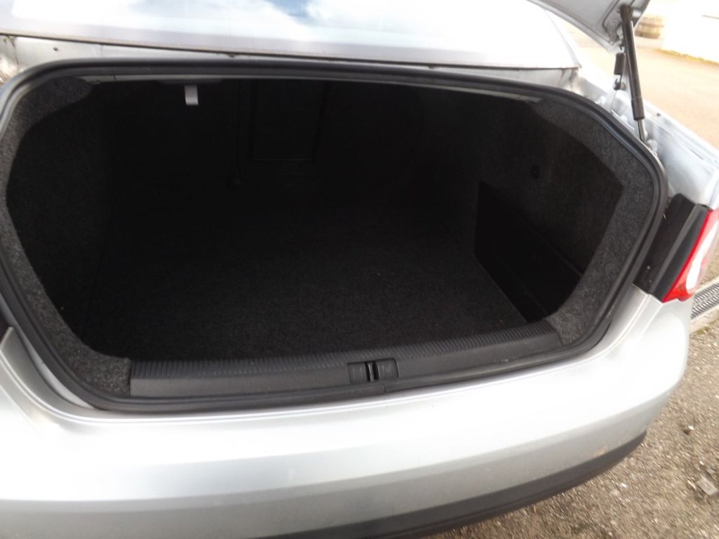 Used Volkswagen Jetta 2010 for sale - 78082458: Photo 5