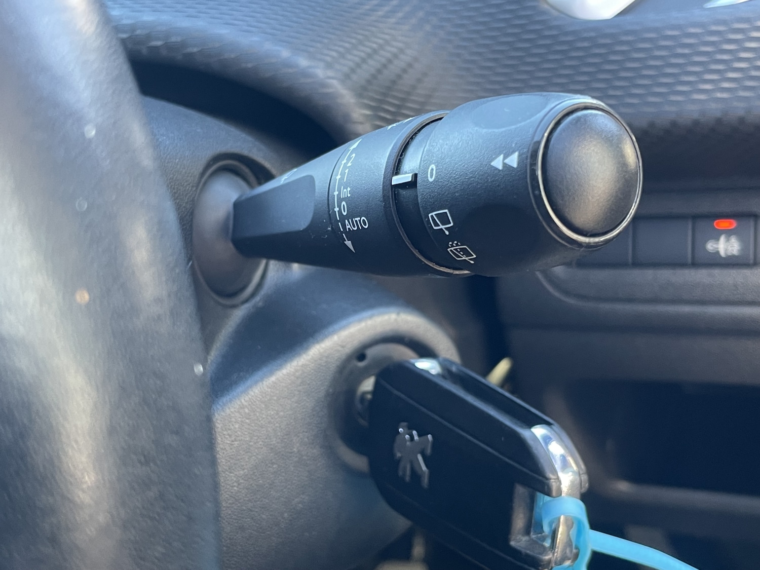 Used Peugeot 208 2015 for sale - 77099033: Photo 15