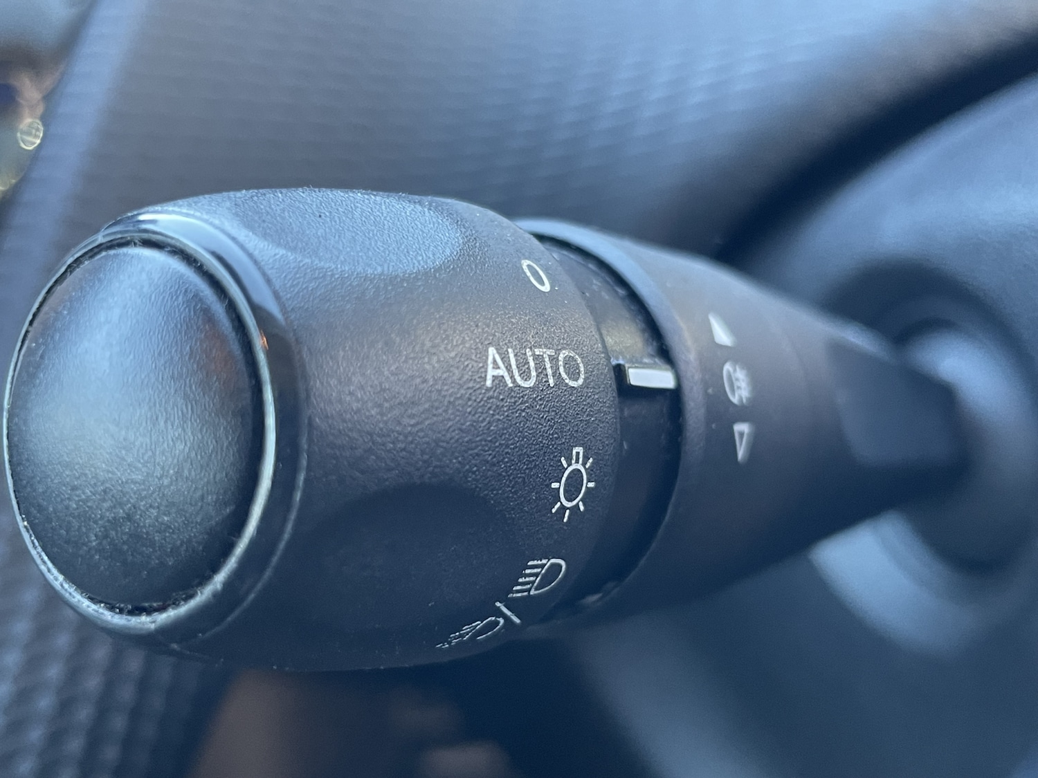 Used Peugeot 208 2015 for sale - 77099033: Photo 16