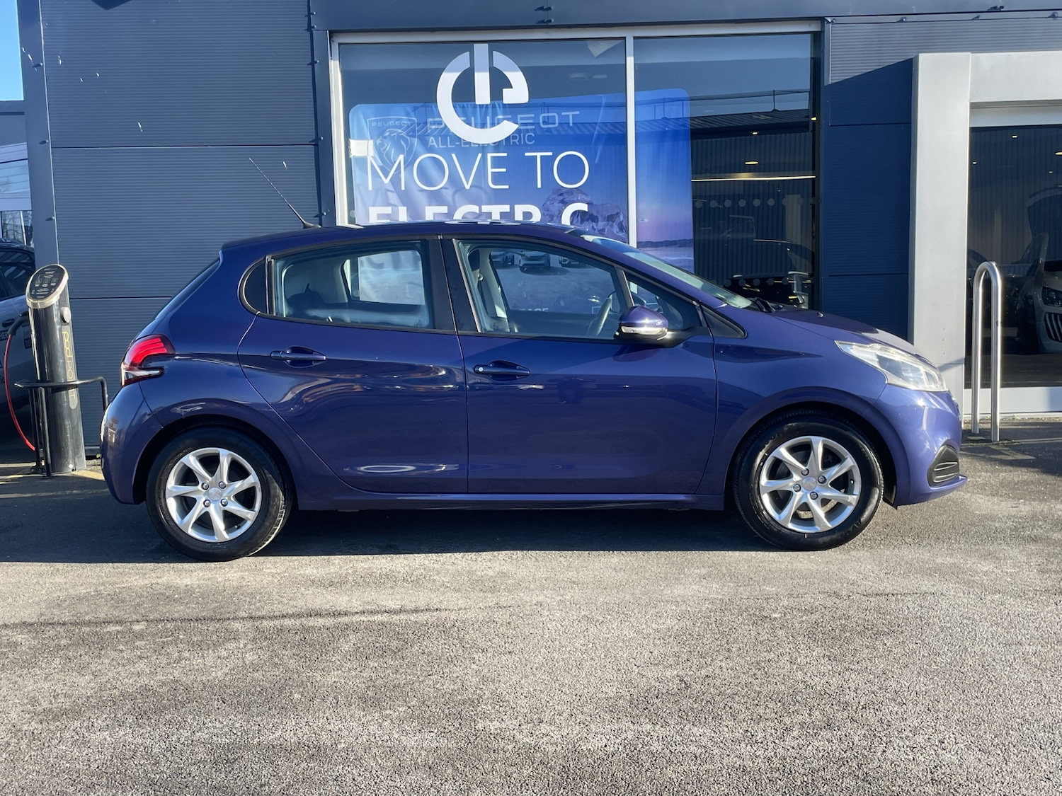 Used Peugeot 208 2015 for sale - 77099033: Photo 9