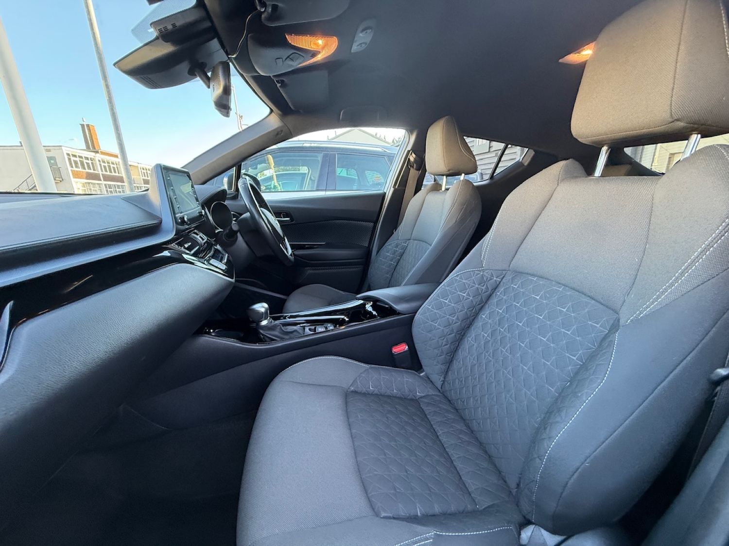 Used Toyota C-HR 2020 for sale - 76037833: Photo 11