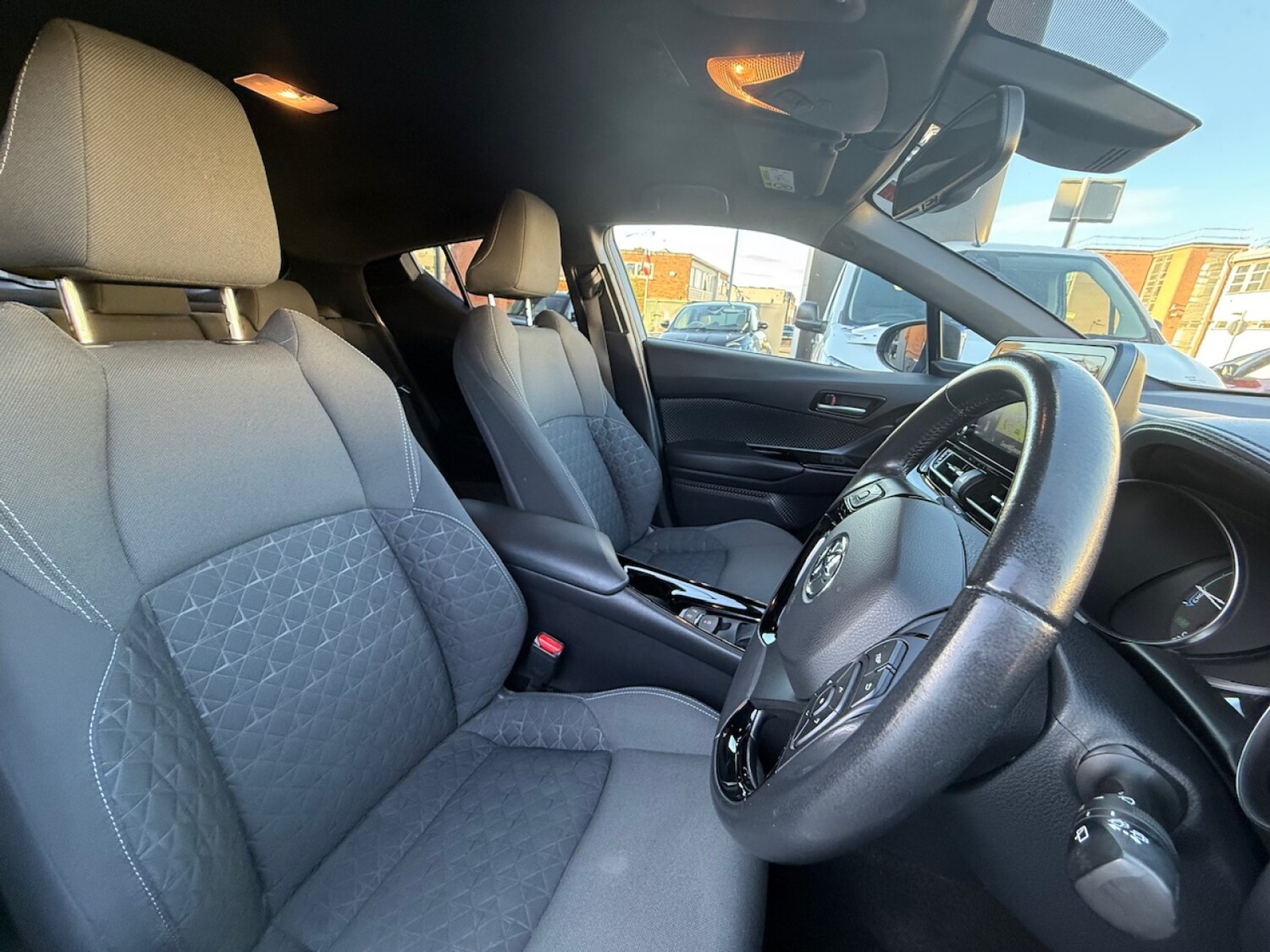 Used Toyota C-HR 2020 for sale - 76037833: Photo 18