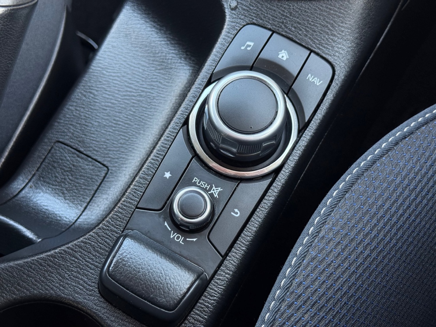 Used Mazda Mazda2 2022 for sale - 77673866: Photo 17