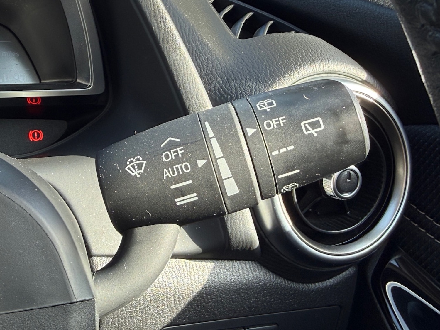 Used Mazda Mazda2 2022 for sale - 77673866: Photo 5