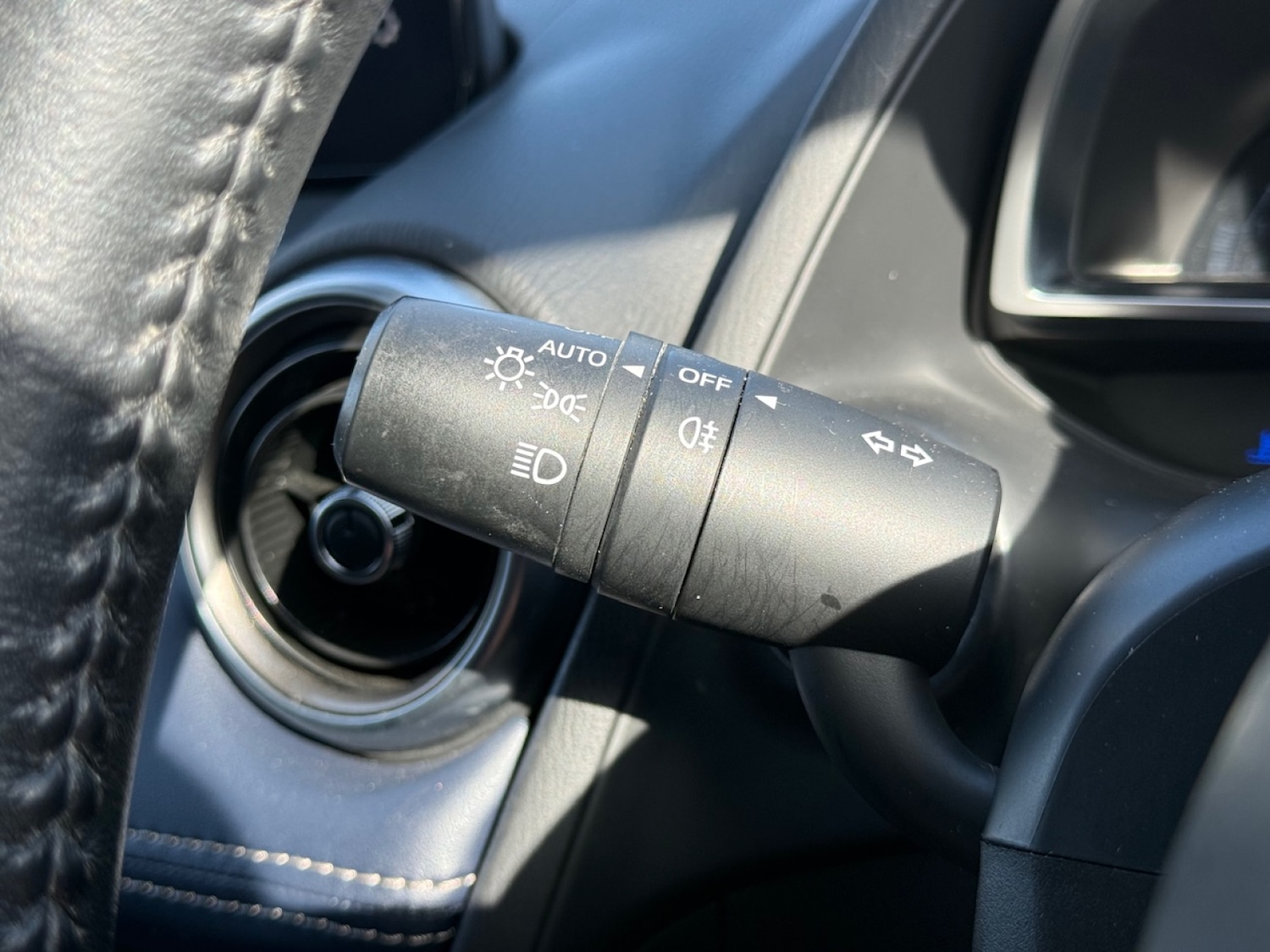 Used Mazda Mazda2 2022 for sale - 77673866: Photo 6