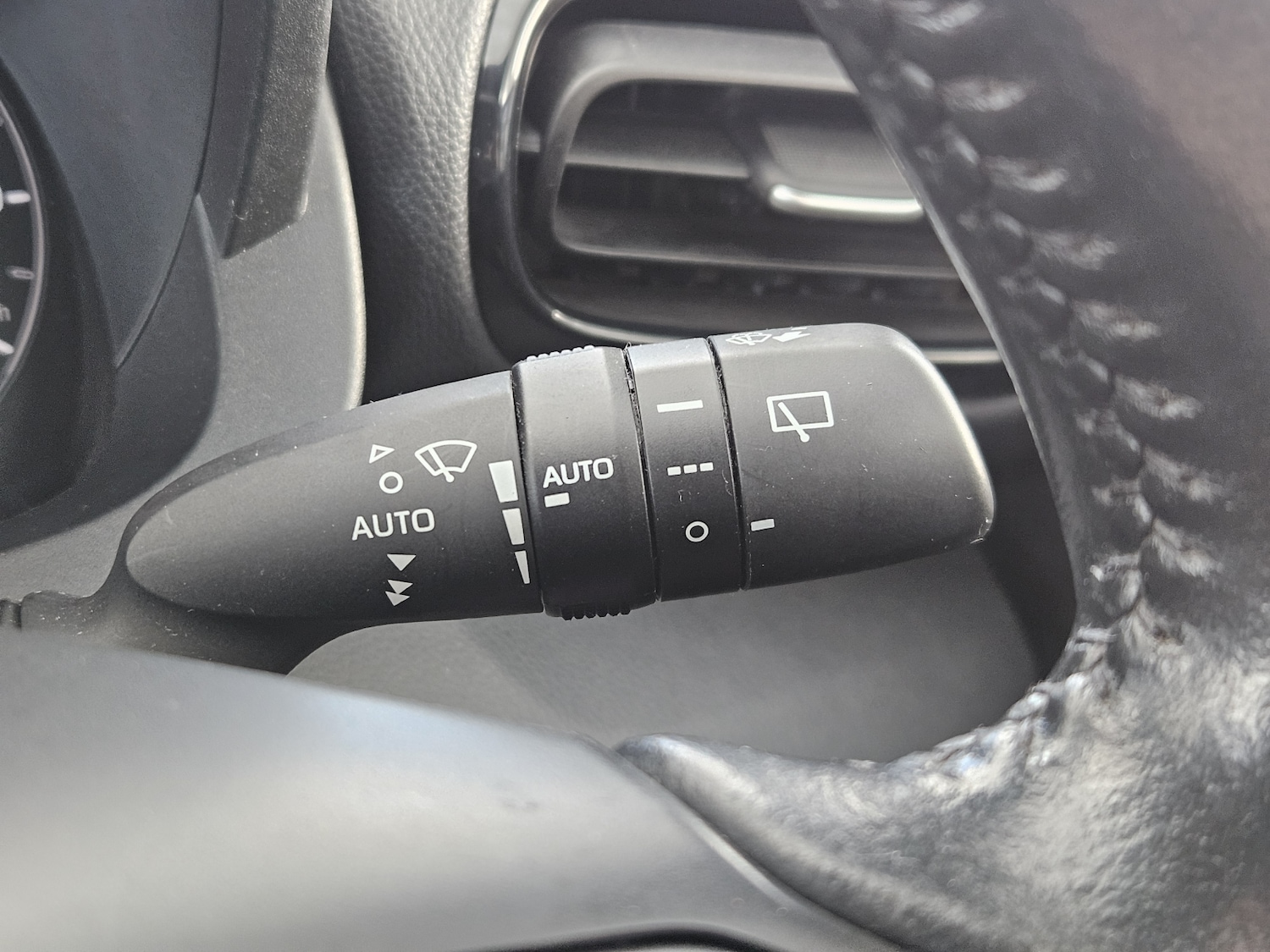 Used Toyota Yaris 2021 for sale - 76195978: Photo 17