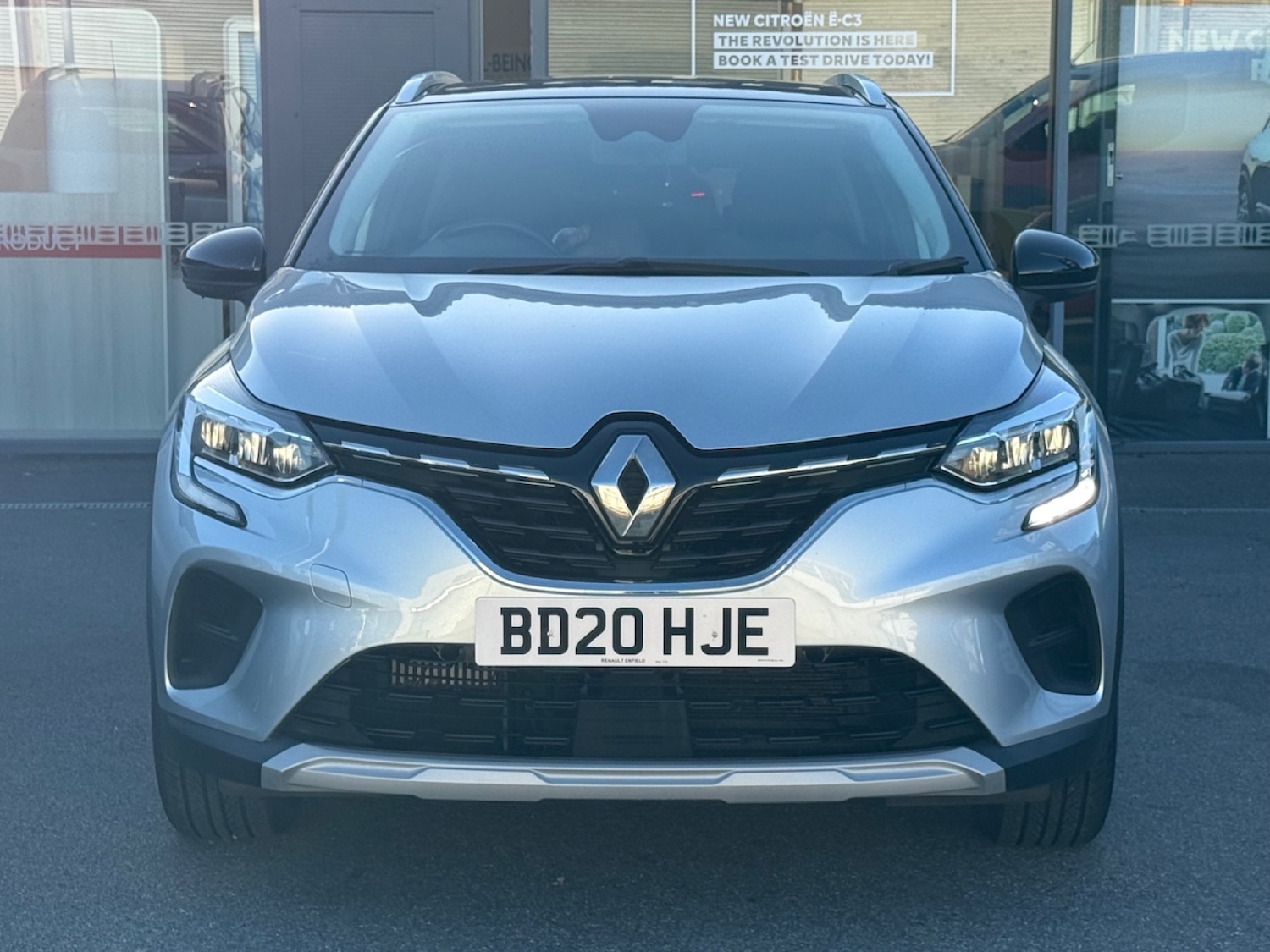 Used Renault Captur 2020 for sale - 76104238: Photo 2