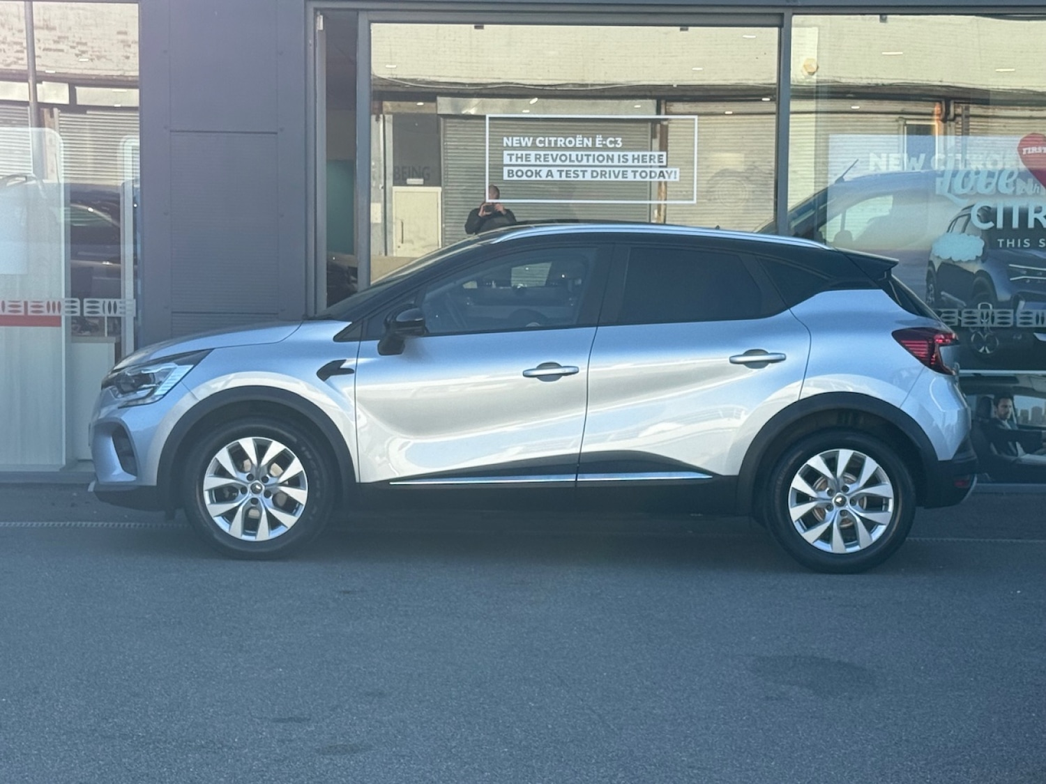 Used Renault Captur 2020 for sale - 76104238: Photo 3