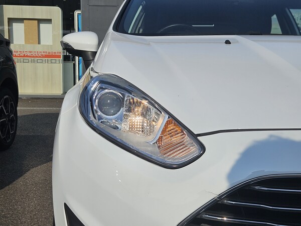 Used Ford Fiesta 2015 for sale - 75467899: Photo 5