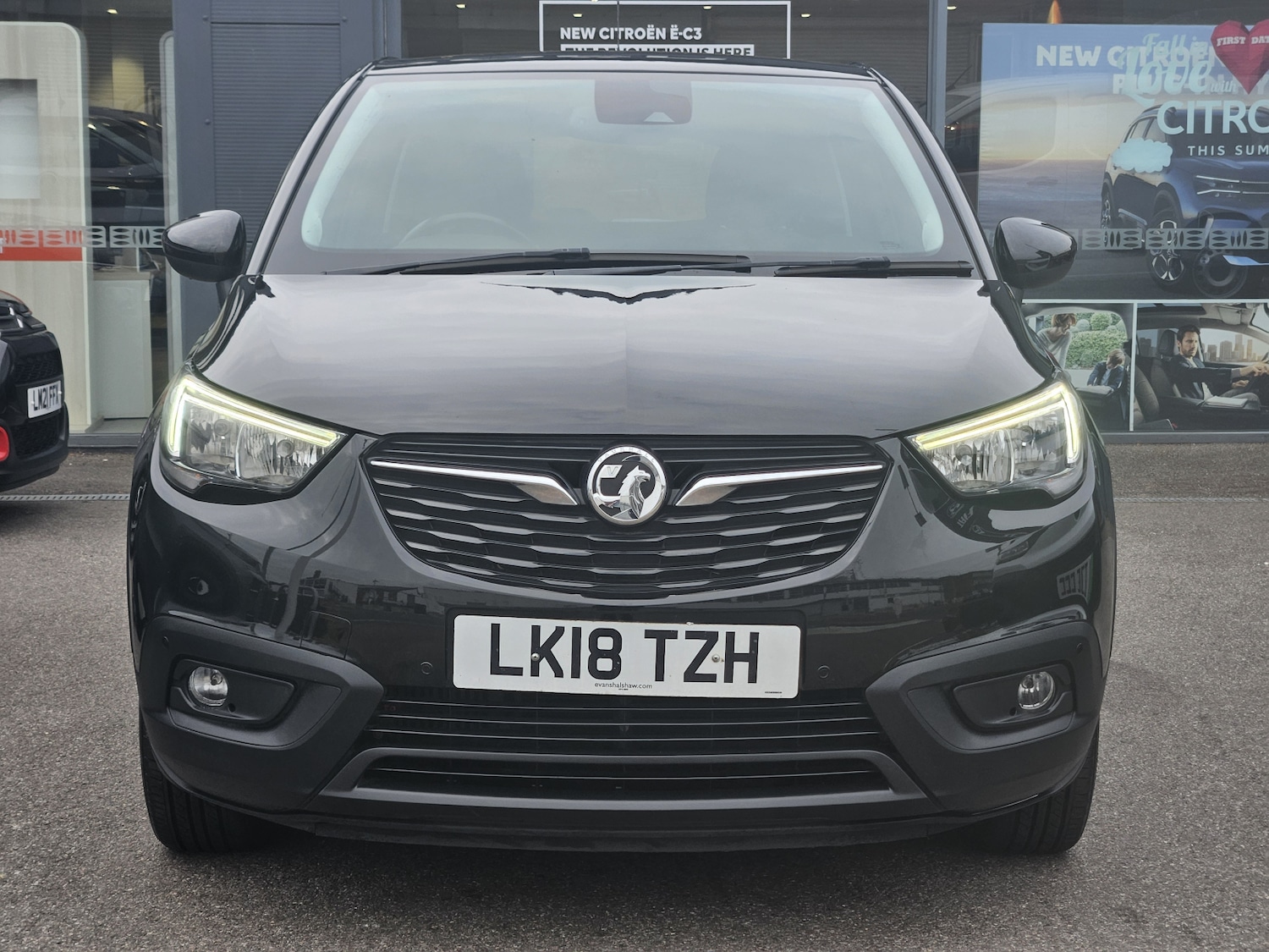 Used Vauxhall Crossland X 2018 for sale - 76321893: Photo 2