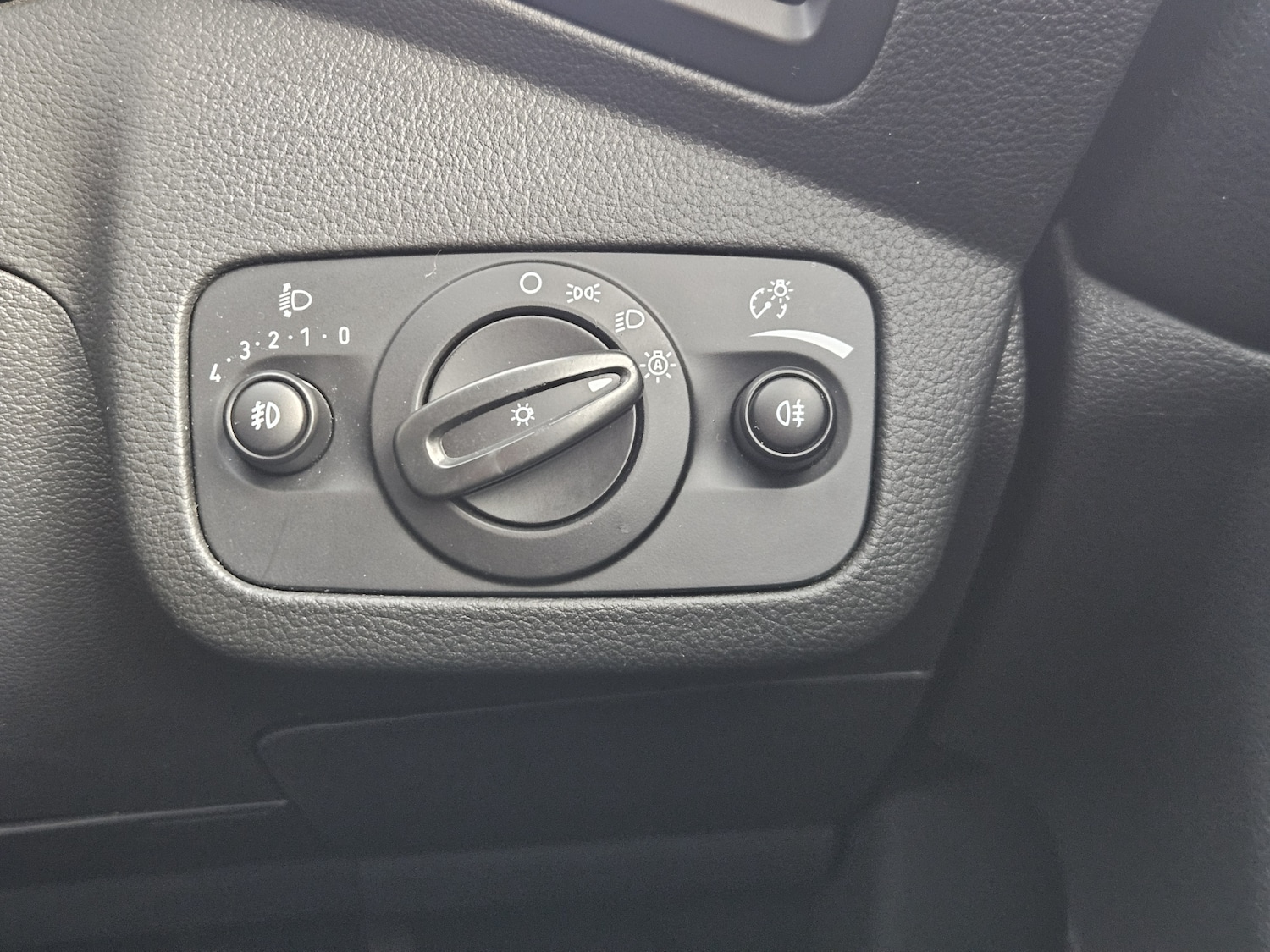 Used Ford Kuga 2016 for sale - 76261540: Photo 19