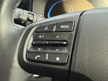 Used Hyundai i10 2023 for sale - 77971666: Photo