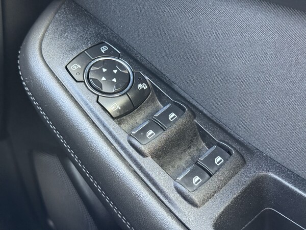 Used Ford S-Max 2015 for sale - 75618607: Photo 25