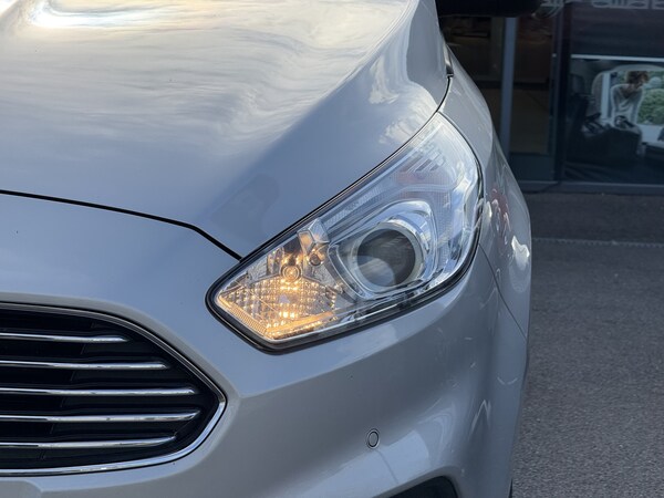 Used Ford S-Max 2015 for sale - 75618607: Photo 3