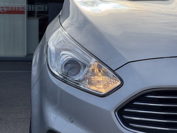 Used Ford S-Max 2015 for sale - 75618607: Photo 5