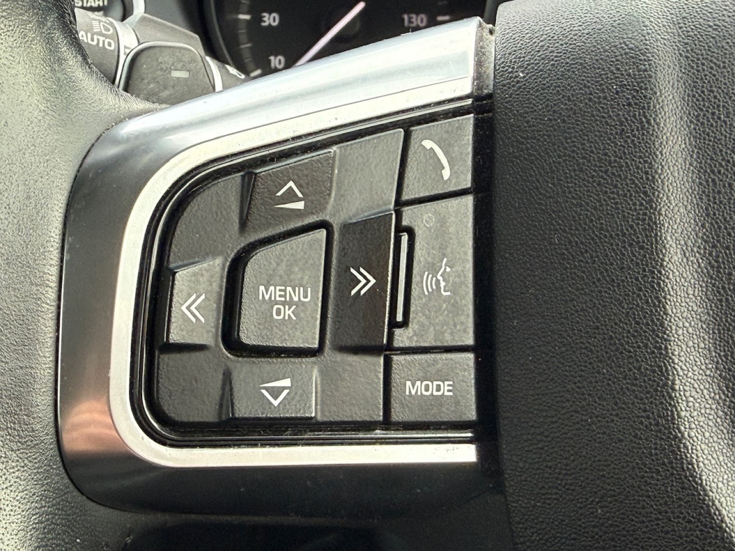 Used Land Rover Discovery Sport 2018 for sale - 76321918: Photo 3