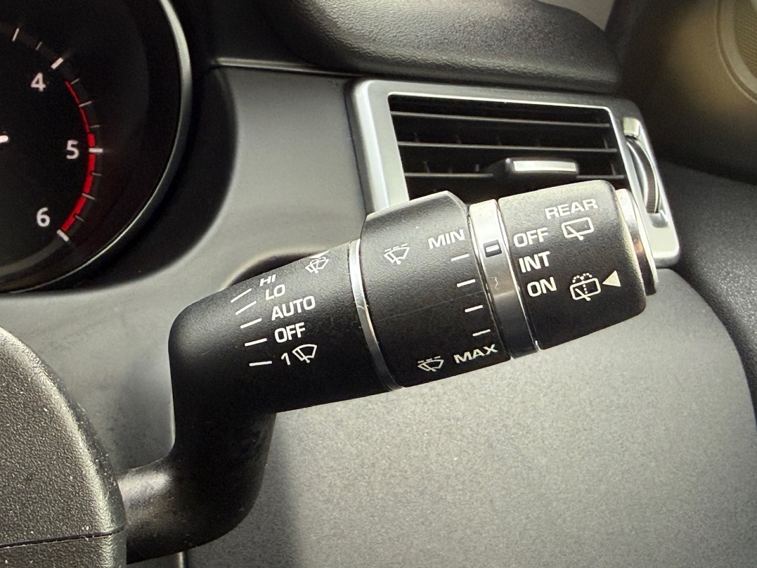 Used Land Rover Discovery Sport 2018 for sale - 76321918: Photo 5