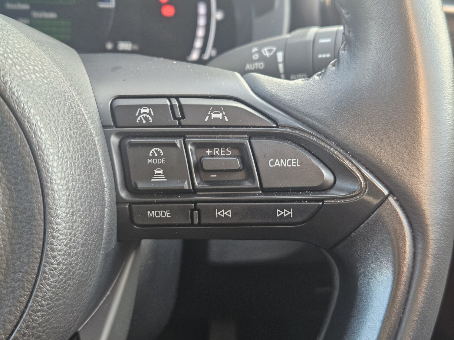 Used Toyota Yaris Cross 2024 for sale - 76873734: Photo 15