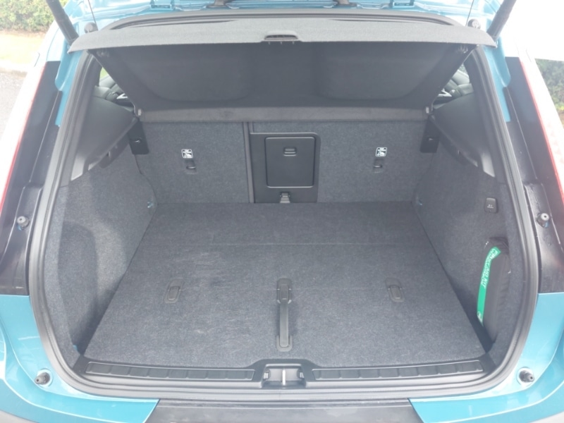 Used Volvo XC40 2023 for sale - 76362164: Photo 8