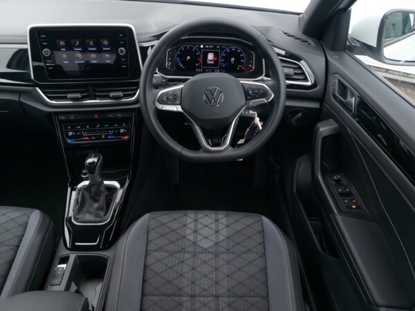 Used Volkswagen T-Roc 2024 for sale - 74907992: Photo 11