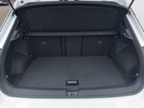 Used Volkswagen T-Roc 2024 for sale - 74907992: Photo 8