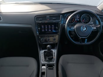 Used Volkswagen Golf 2019 for sale - 76054320: Photo