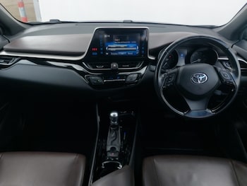 Used Toyota C-HR 2018 for sale - 78594964: Photo