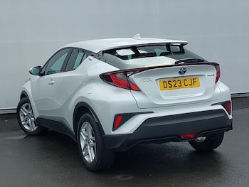 Used Toyota C-HR 2023 for sale - 78952809: Photo