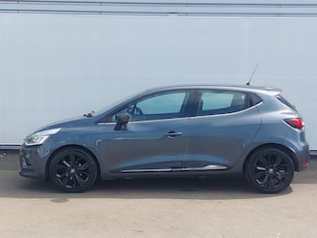Used Renault Clio 2017 for sale - 79461382: Photo