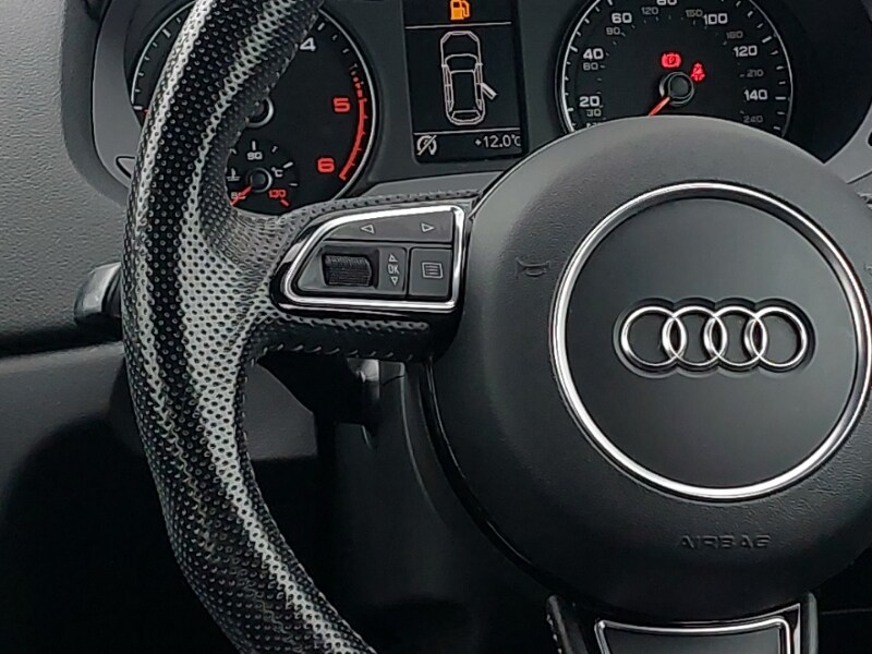 Used Audi Q3 2015 for sale - 76053401: Photo 10