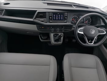 Used Volkswagen Transporter Shuttle 2024 for sale - 78337171: Photo