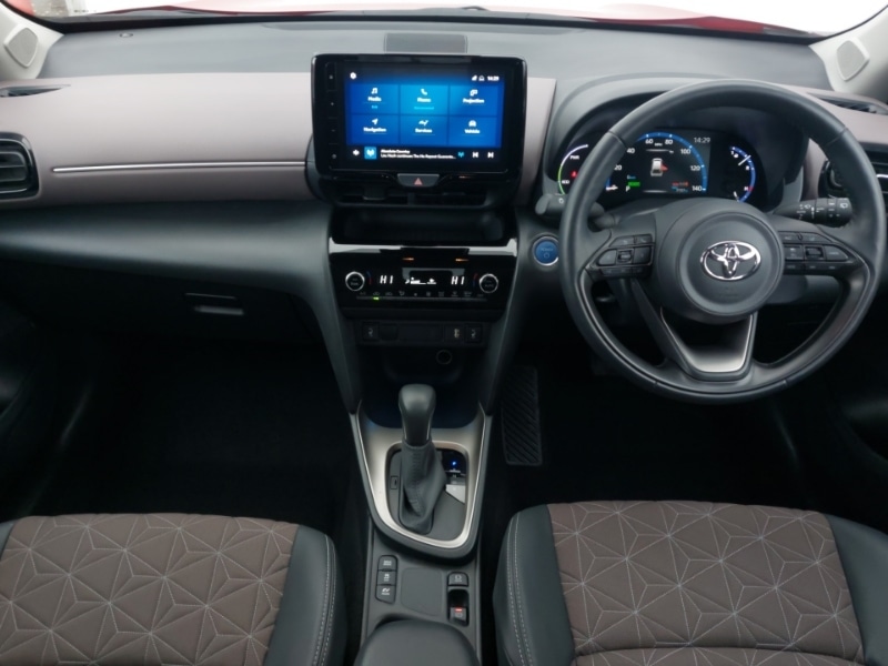 Used Toyota Yaris Cross 2023 for sale - 76596750: Photo 2