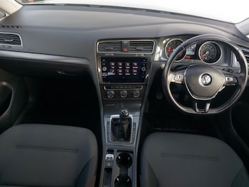 Used Volkswagen Golf 2018 for sale - 77750649: Photo