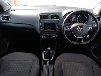 Used Volkswagen Polo 2016 for sale - 79386975: Photo