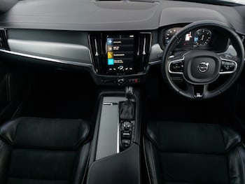 Used Volvo V90 2019 for sale - 77628000: Photo