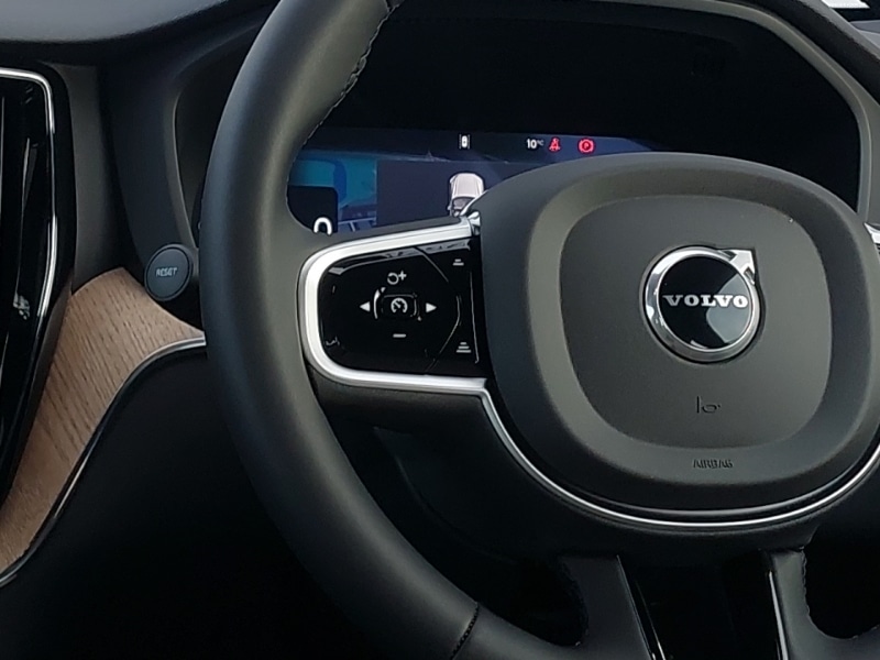 Used Volvo XC60 2025 for sale - 77605577: Photo 10