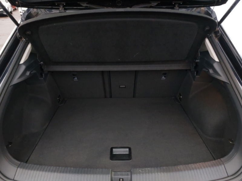 Used Volkswagen T-Roc 2022 for sale - 76771469: Photo 8