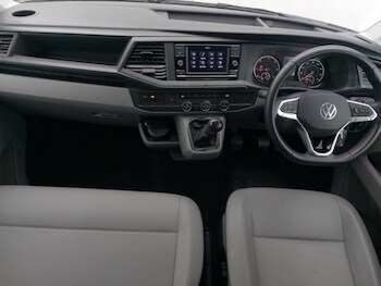 Used Volkswagen Transporter Shuttle 2024 for sale - 78085211: Photo