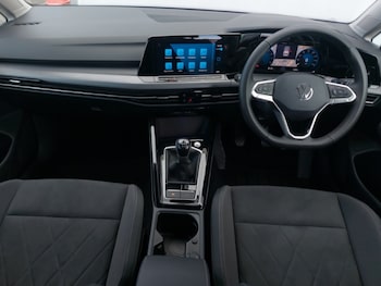 Used Volkswagen Golf 2024 for sale - 75177040: Photo