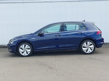 Used Volkswagen Golf 2024 for sale - 75177040: Photo